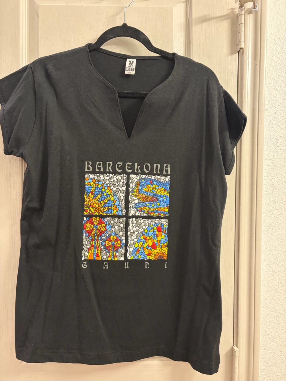 Barcelona Gaudi Mosaic Short Sleeve V‑Neck Tee - Black
